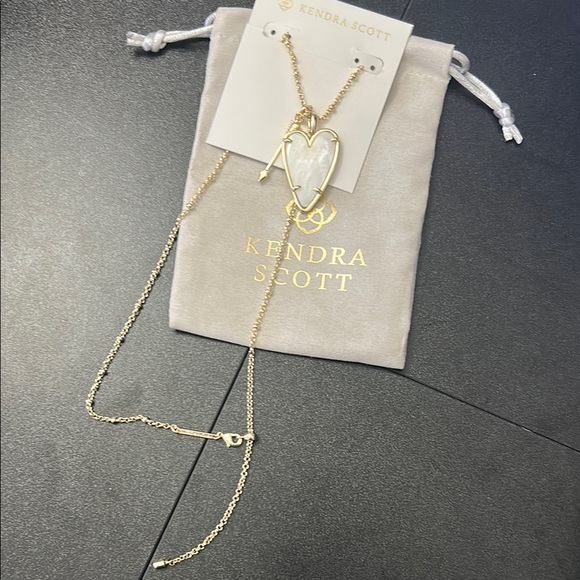 Kendra Scott Jewelry - Kendra Scott Gold and White Heart with Arrow Necklace